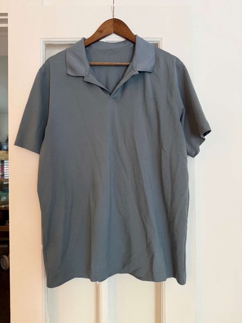 Like new lululemon men’s polo